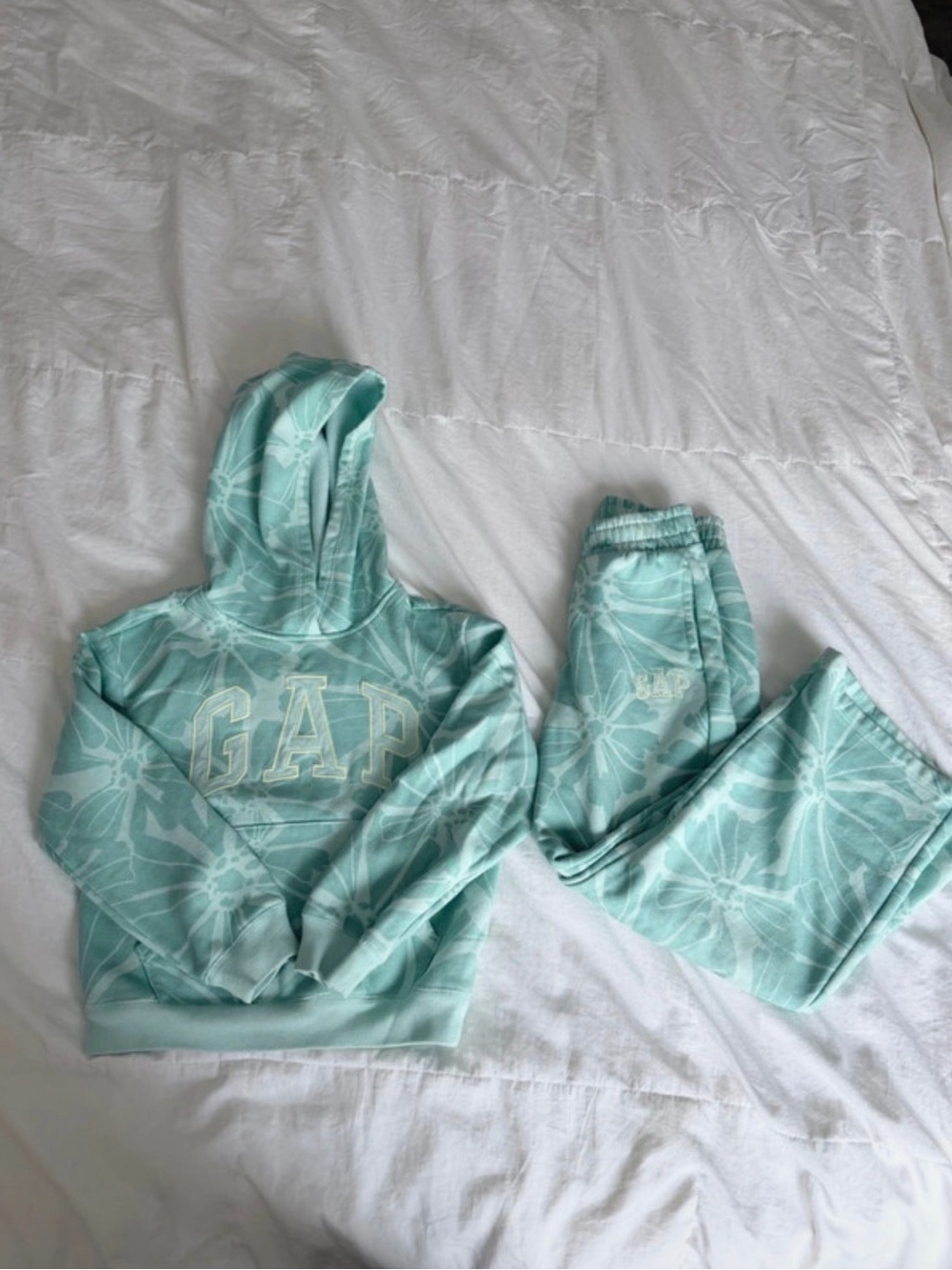 GAP Mint Green Floral Sweatshirt & Joggers Set